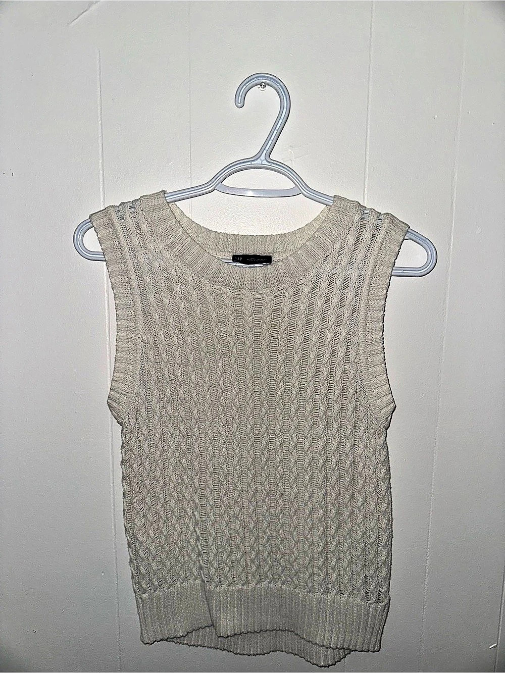 GAP Cable Knit Sweater Vest in Beige Like New